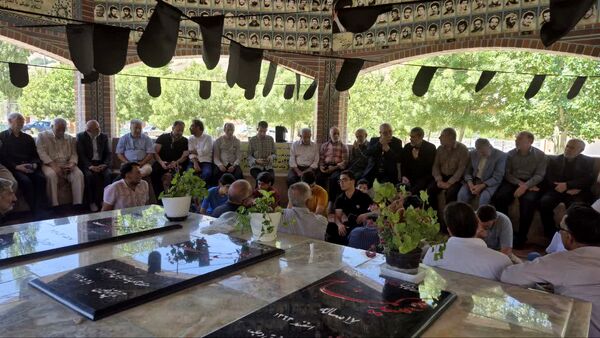تجدید میثاق قاریان قرآن و اهالی بلده با شهدای گمنام