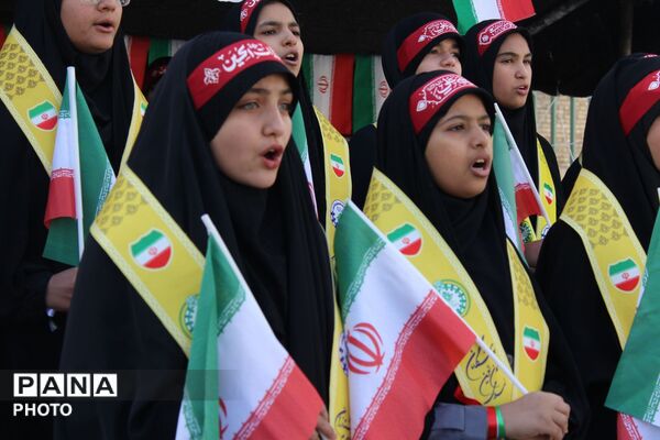 حماسه سرخ دانش‌آموزان بختیاری؛ پیمان دوباره در مصلی شهرکرد 