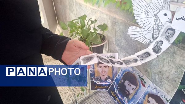 آماده سازی فضای آموزشگاه به مناسبت روز پیروزی انقلاب اسلامی 