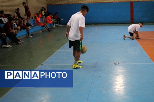 مسابقات قهرمانی فوتسال در منطقه کهریزک 