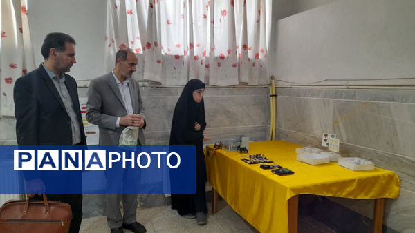 نمایشگاه هفته معرفی مشاغل در هنرستان شاهد نجمیه قم 