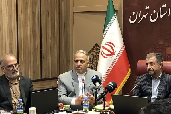 مراسم تقدیر از سفیران مدرسه سازی در اداره کل آموزش و پرورش شهرستانهای استان تهران 