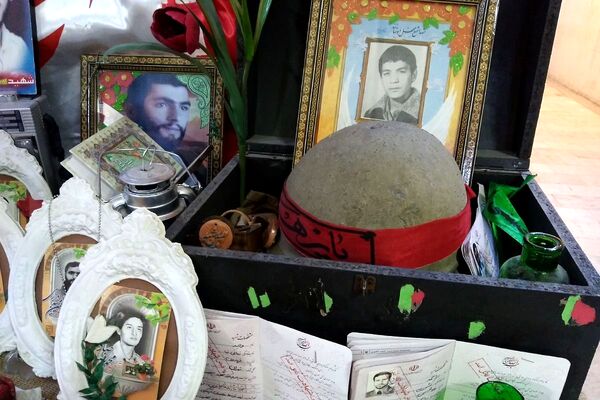 مراسم «لاله‌های روشن» در دبستان دکتر کیهانی 