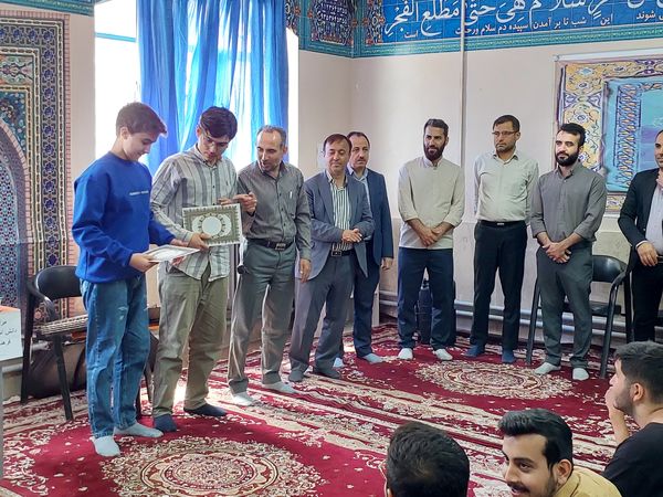 مراسم تجلیل از ستارگان دبیرستان عابدینی خرم ملارد 