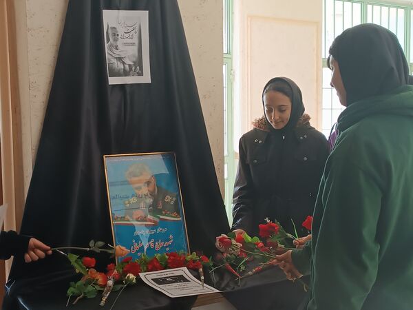 سالگرد شهادت سردار سلیمانی در دبیرستان دخترانه نور اردبیل