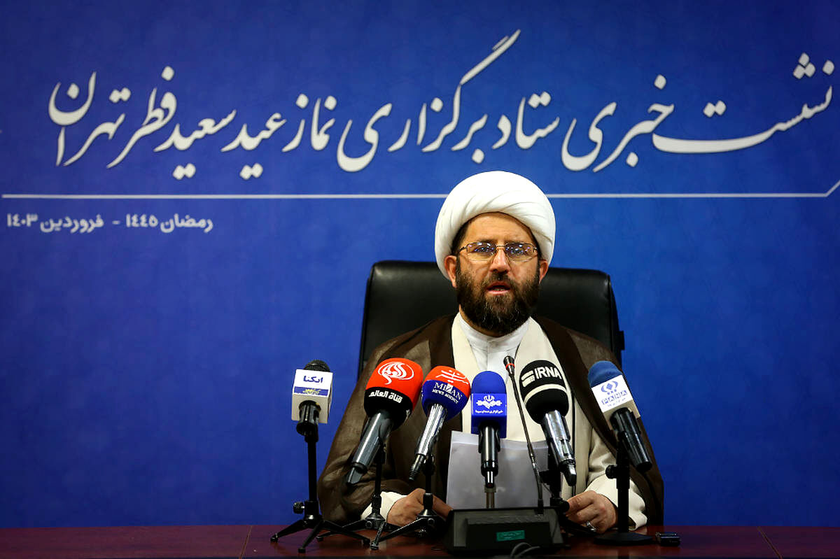 برگزاری نماز عید فطر در مصلی امام خمینی (ره) به امامت رهبر انقلاب