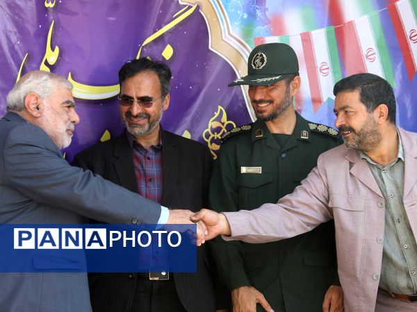 آیین نواختن زنگ ایثار و مقاومت در دبیرستان شاهد معراج