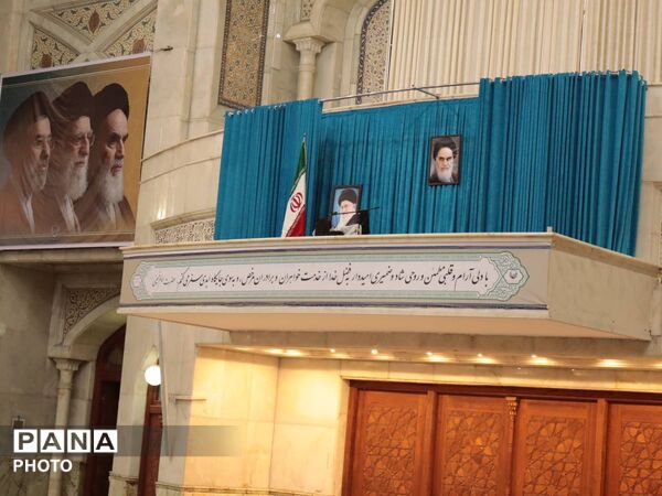 حضور دانش آموزان در همایش باید برخاست