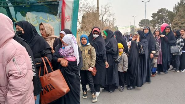 شادپیمایی روز میلاد حضرت مهدی (عج) در شهرستان سمنان