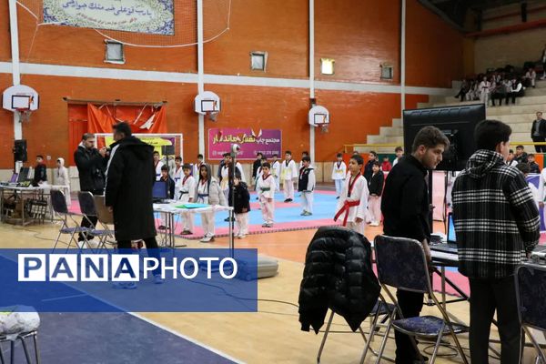 مسابقات تکواندو خردسالان پسران 