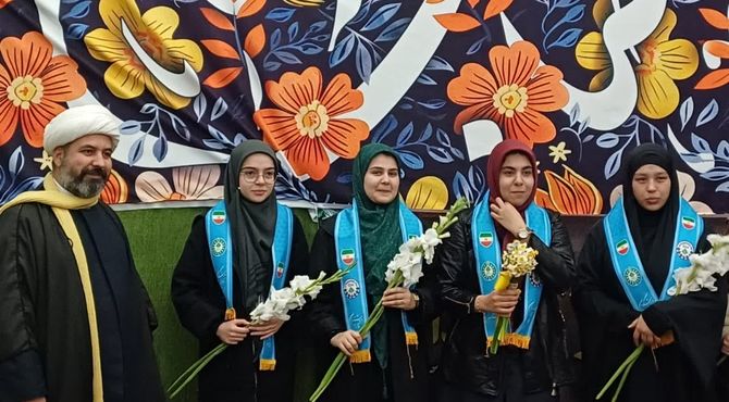 دانش‌آموزان پیشتاز با غبارروبی مزار شهدابا آرمان‌های والای شهدا تجدید پیمان کردند