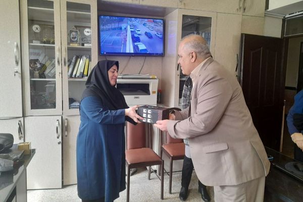 بازدید مدیر و کارشناسان سازمان دانش‌آموزی کردستان از مدارس سنندج