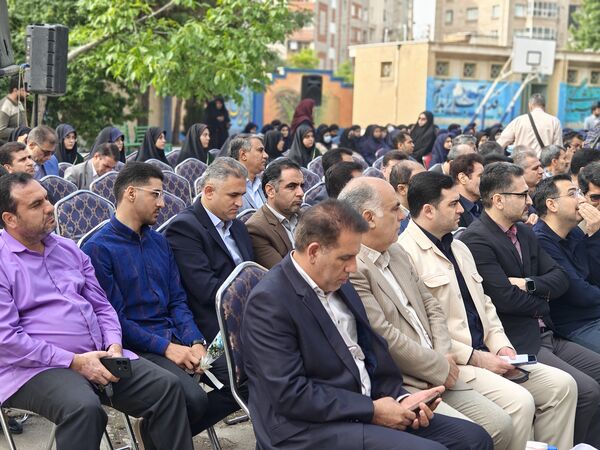 زنگ «سپاس معلم» در کرمانشاه 