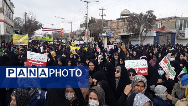 جلوه‌هایی از حماسه آفرینی مردم شیروان در راهپیمایی ۲۲ بهمن 