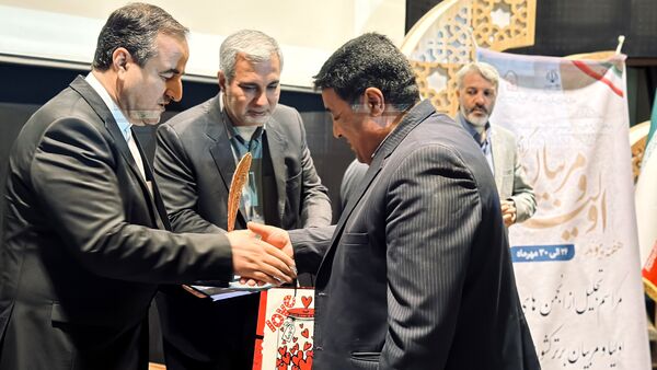 بزرگداشت‌ هفته پیوند و تجلیل از انجمن‌های اولیا و مربیان برتر استان مرکزی در سطح کشور