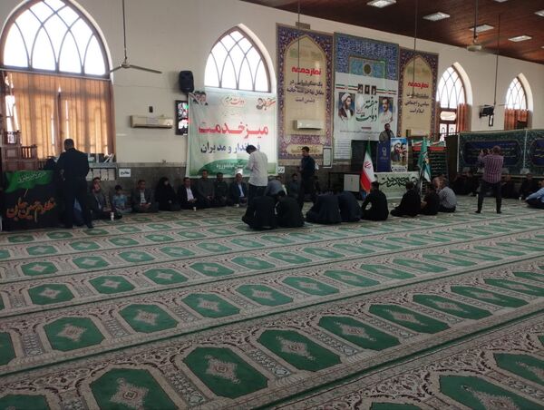 برپایی میز خدمت به‌مناسبت هفته دولت در میاندورود 