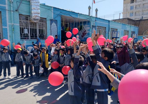 برگزاری جشن و تقدیر از معلمان در دبستان امامت یک