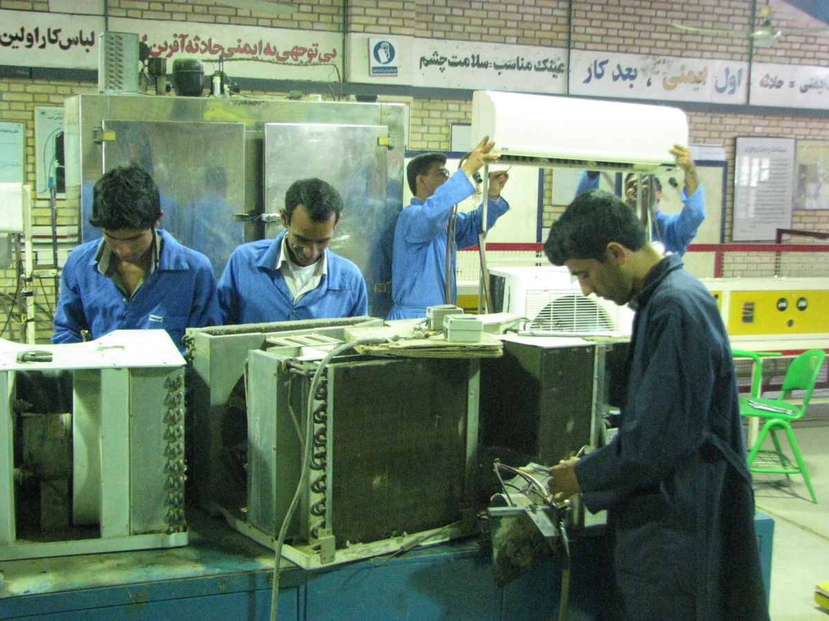 دسترسی آسان‌ به اسناد و برنامه‌های درسی آموزش‌های فنی و مهارتی
