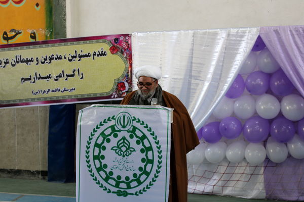 برگزاری جشن نیکوکاری در دبیرستان فاطمه الزهرا(س) آشخانه