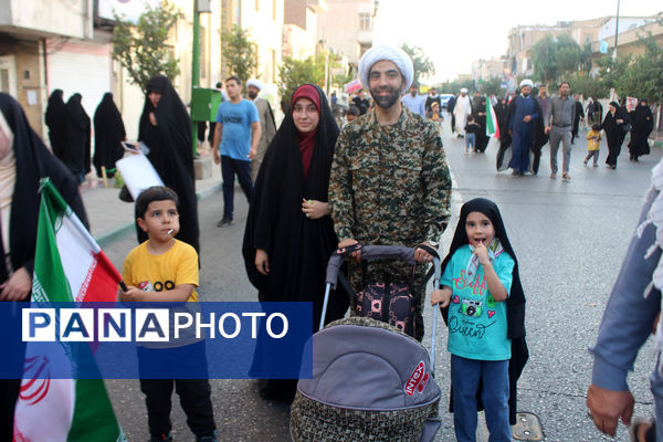 جلوه‌های حماسی از حضور نوجوانان قمی در مراسم تشییع شهدا 