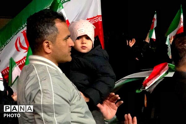 یادبود شهدا و تجدید پیمان مردمی