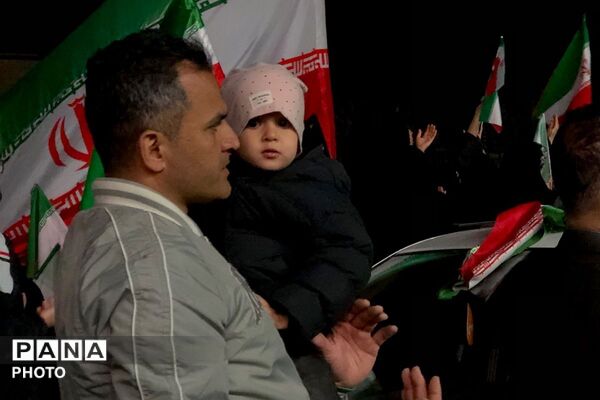 یادبود شهدا و تجدید پیمان مردمی