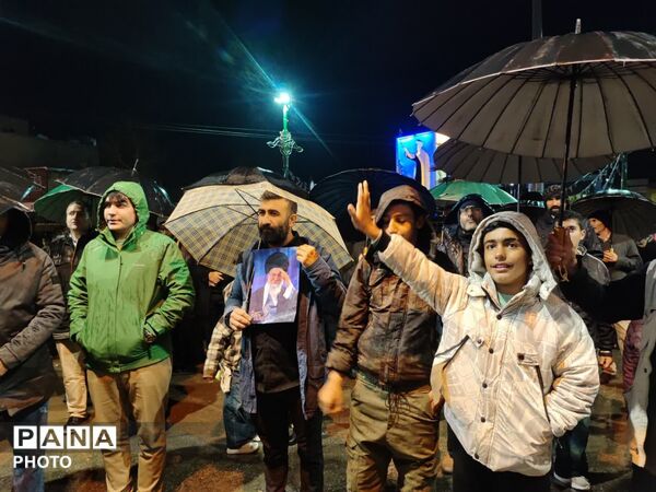 حضوری حماسی در زیر باران و سرما در شهرستان اجتماعات دیشب شهرستان کوهدشت 