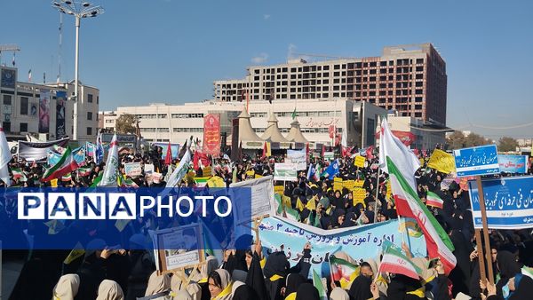 ۱۳ آبان روز دانش آموز و استکبار ستیزی