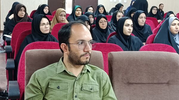 برگزاری دوره ضمن خدمت فعالیت های مکمل آموزشی و پرورشی در شهرستان ملارد