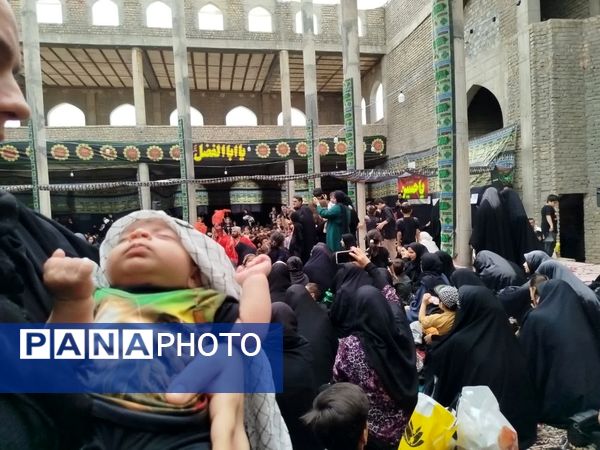 همایش شیرخوارگان حسینی با حضور خیل عظیمی از عزاداران در فاروج 