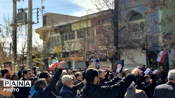اقامه نماز جمعه و راهپیمایی باشکوه در فارسان 