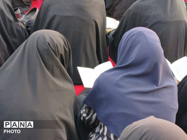 طنین «عرفه» در میعادگاه شهدای گمنام سرخس