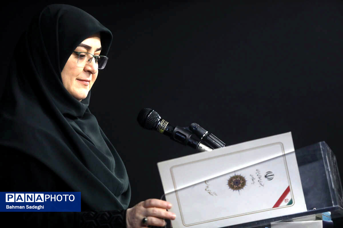 مهاجرانی: دولت به پاسخگویی و خدمت متعهد می‌ماند