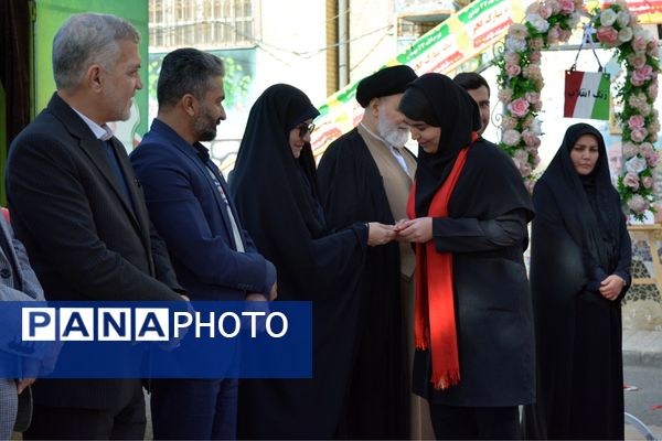 طنین زنگ انقلاب در بهارستان‌دو 