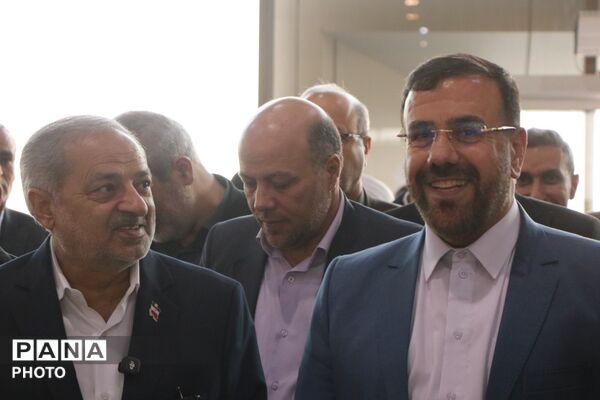 استقبال از وزیر آموزش‌وپرورش در فرودگاه لامرد فارس