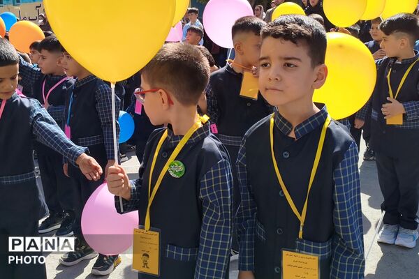زنگِ مهر در بهارستان دو؛ از فرشته‌ها تا شکوفه‌ها