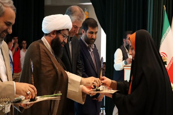 تجلیل از طلایه‌داران برتر تعلیم و تربیت ، آیین تقدیر از معلمین نمونه شهرستان پاکدشت 