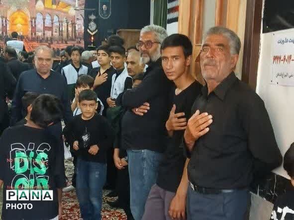 هم‌نوایی نسل‌ها در دسته‌های عزاداری امام حسین(ع) 