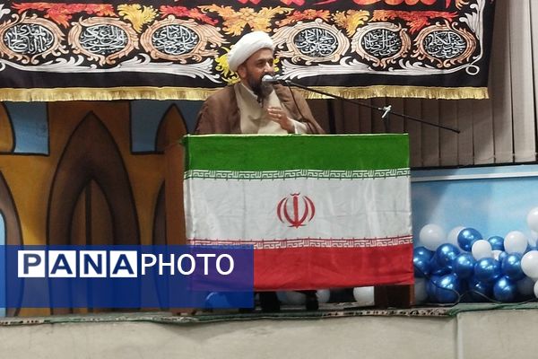 گردهمایی انجمن شعر و ادب فرهنگیان در دبستان طالقانی ناحیه دو شهرری 