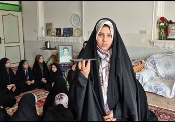 دیدار نوجوان روستای گردکوه با مادر شهید سلمان فلاحی پناه