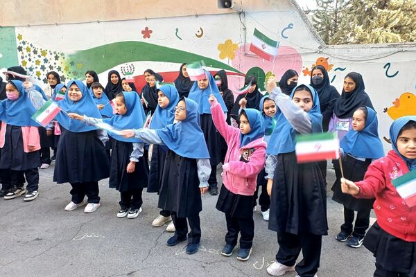برپایی جشن وعده صادق۲ در مدارس رودهن 