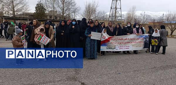 جامعه پرشورفرهنگیان و دانش آموزان در راهپیمایی ۲۲ بهمن منطقه بیرانوند