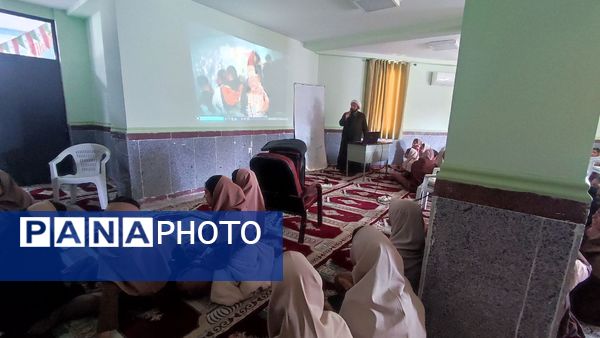 شناخت جنگ نرم از نگاه دین و رسانه در دبیرستان حضرت آسیه(س) حاجی‌آباد