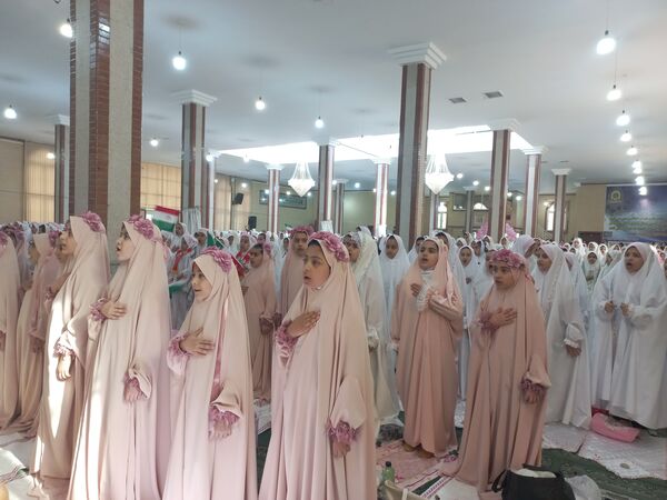 جشن تکلیف هزار دانش‌آموز دختر ناحیه ۳ شیراز