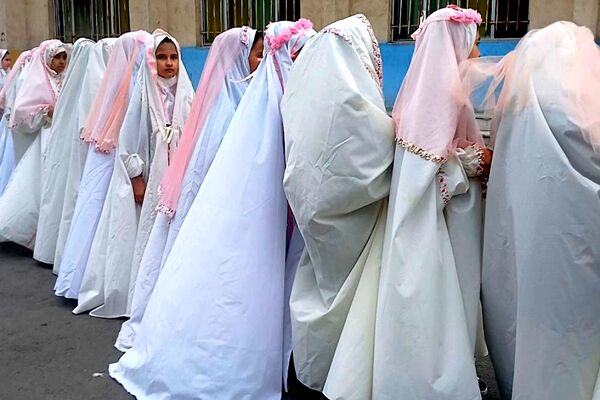 برگزاری جشن تکلیف دختران در مدرسه معراج بهارستان۲