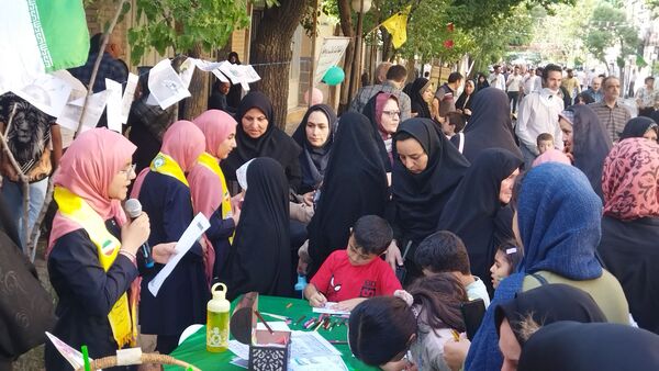 جشن وحدت و ولایت با حضور پرشور دانش‌آموزان اسکو