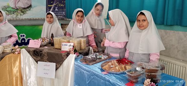 برپایی غرفه‌های دانش‌آموزی با هدف آشنایی با خرید فروش 