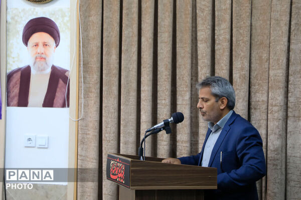 دیدار دانش آموزان بسیجی شهرستان بیرجند با نماینده ولی فقیه در استان