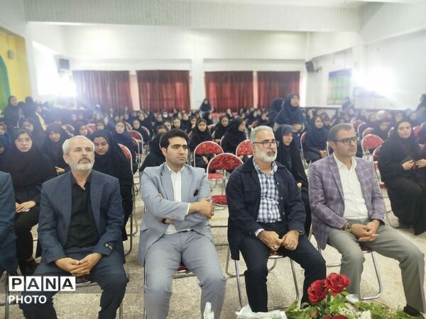 آیین «زنگ جوانه‌ها» در دبیرستان شهیده حجاب سمنان