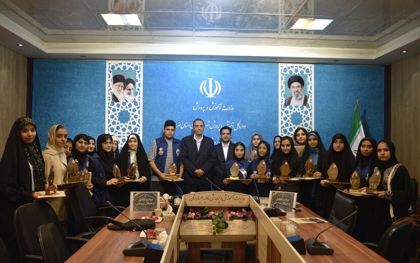 آیین تجلیل از نخبگان پرورشی در بهارستان‌دو